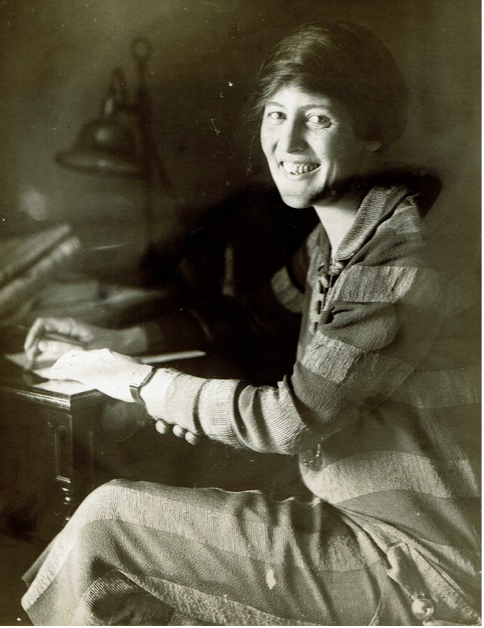 Isabelle Kendig in 1924. Courtesy of Lucia Gill Case.